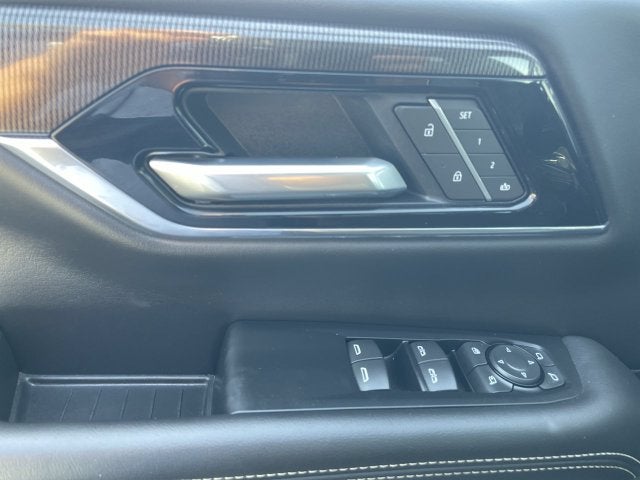 2025 GMC Yukon Elevation
