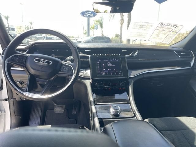 2025 Jeep Grand Cherokee L Altitude 4x4