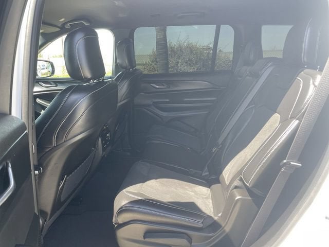 2025 Jeep Grand Cherokee L Altitude 4x4