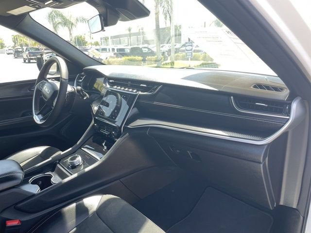 2025 Jeep Grand Cherokee L Altitude 4x4