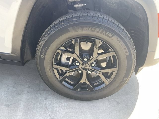 2025 Jeep Grand Cherokee L Altitude 4x4