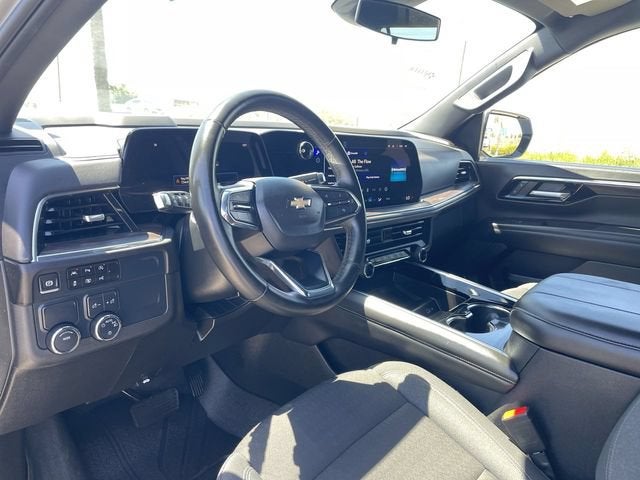 2025 Chevrolet Suburban LS