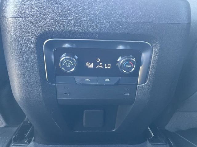 2025 Chevrolet Suburban LS