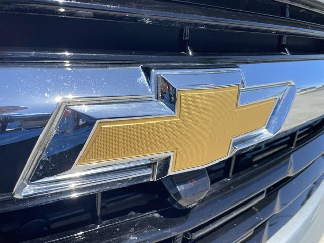 2025 Chevrolet Suburban LS