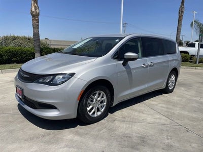 2022 Chrysler Voyager LX