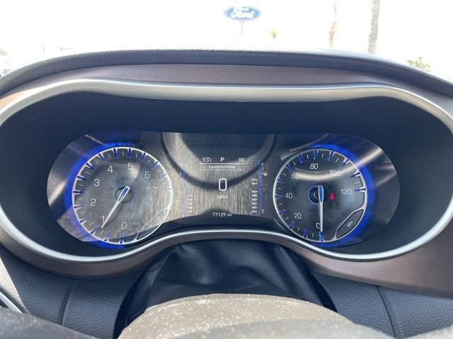 2022 Chrysler Voyager LX