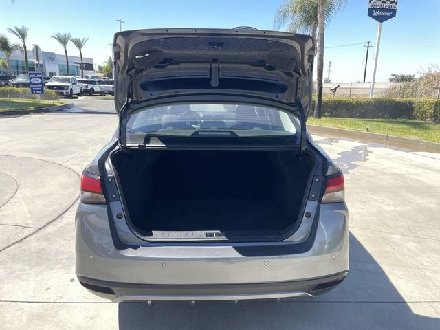 2024 Nissan Versa SR